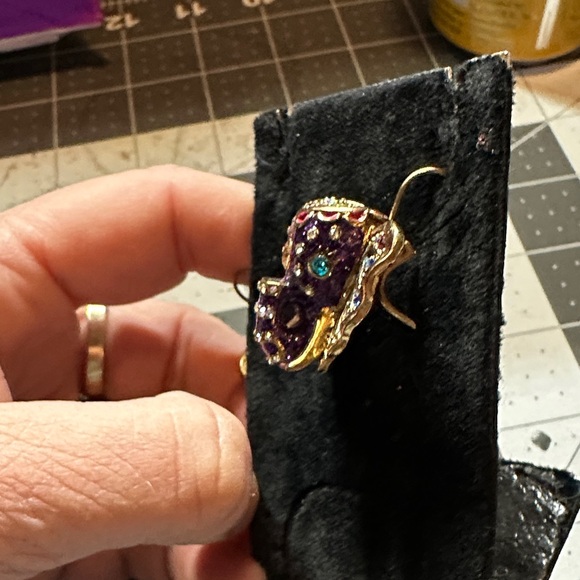 Betsey Johnson Purple and Gold Elephant Earrings euc - Picture 2 of 4